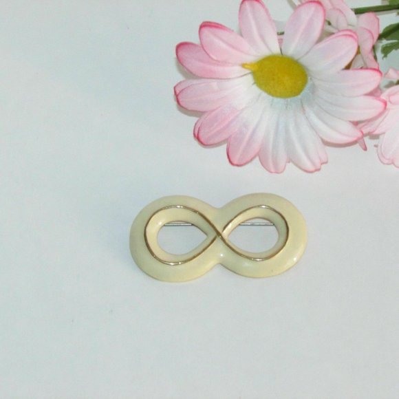 Vintage Brooch Beige Enamel Gold Tone Pin Retro Fashion Jewellery - Picture 5 of 6